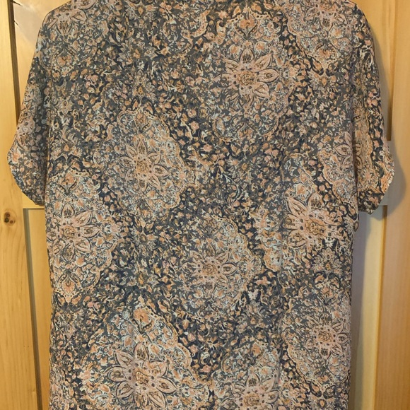 NEW! Maurices Top - Picture 5 of 12